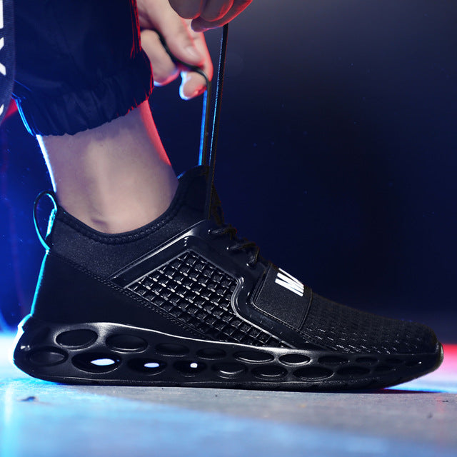 Casual Shoes Men Sneakers 2019 Summer Comfortable Breathable Slip on Black Mesh Shoes Male Light Chaussures Homme Big Size 39-48