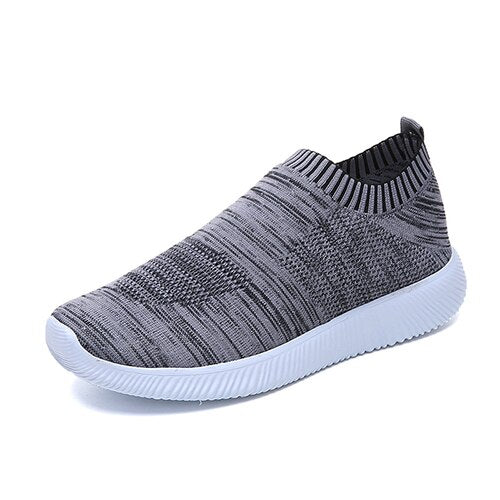 New Women Sneakers Plush Size Fashion Slip On Female Vulcanize Shoes 2019 Breathable Soft Summer Flat Casual Shoes Women VT223